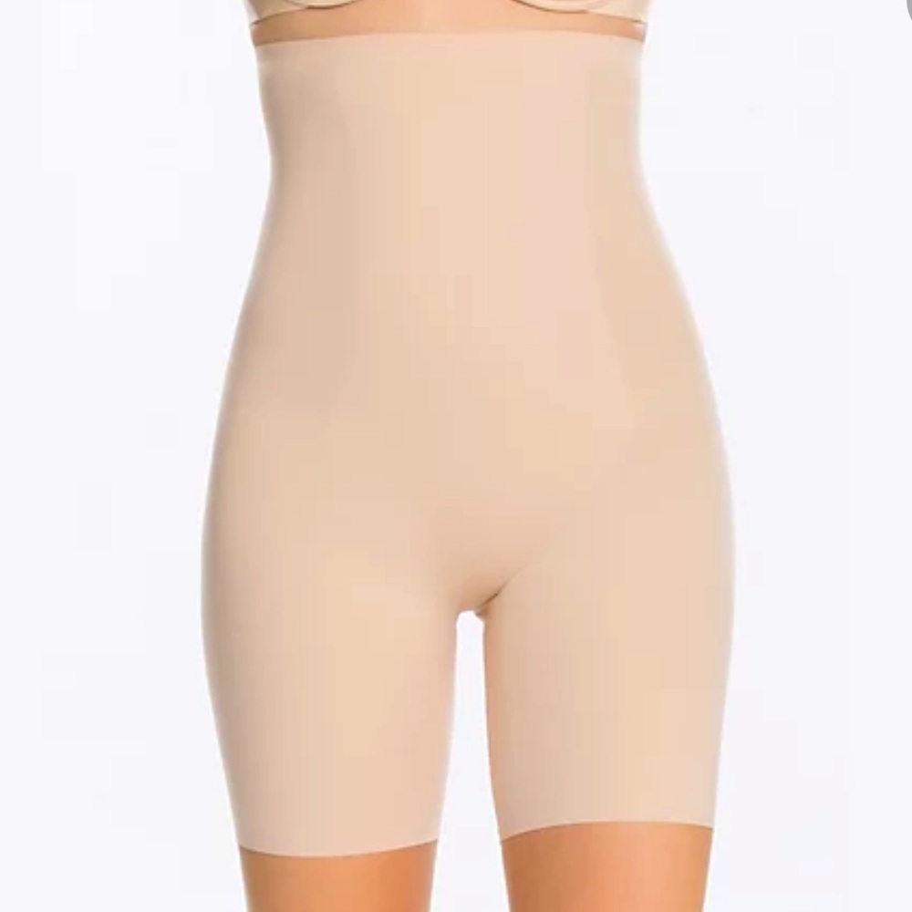 NEARLY NUDE High Waisted tummy control Midthigh Short shape wears womens size S
